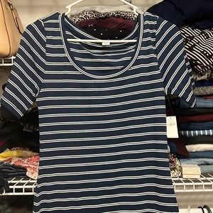 NEW WITH TAGS! Old navy midi dress with slit on the side. Form fitting material.